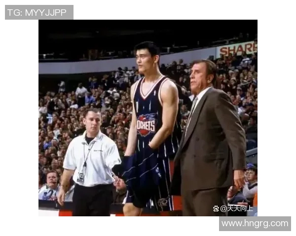 姚明在篮球场上的跳跃之美与篮板技巧的完美结合探讨