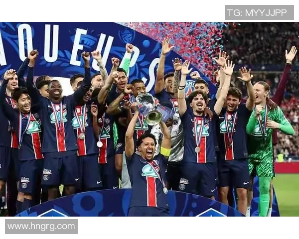 国王杯激战利物浦与拜仁鏖战至平局精彩瞬间引爆全场热情 国王杯激战利物浦与拜仁鏖战至平局精彩瞬间引爆全场热情